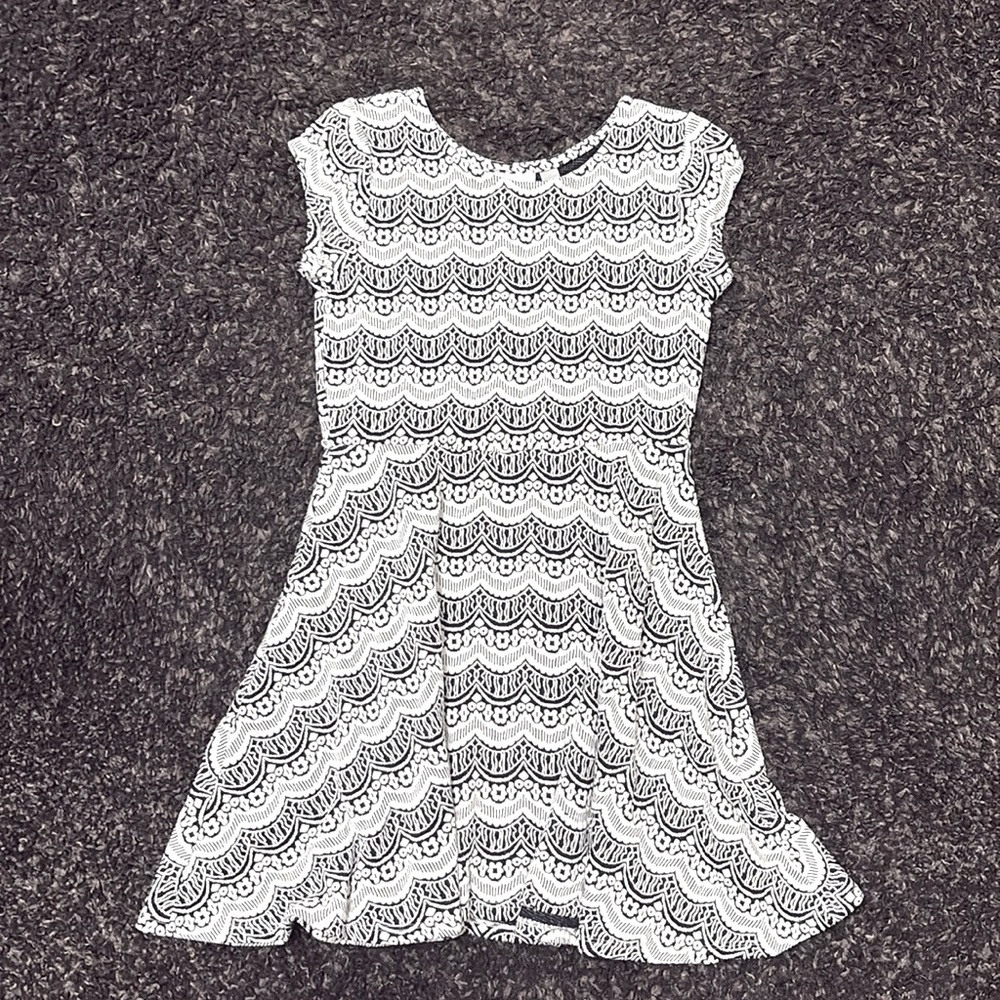 Black and White dress from The Children’s Place size L(10-12), used